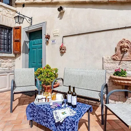 Il Poggio Delle Favole مزرعة للإقامة